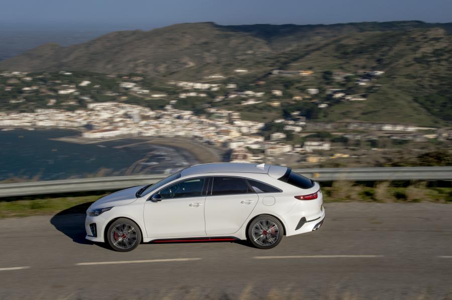  Kia ProCeed GT 2019 года  (фото 36 из 41)